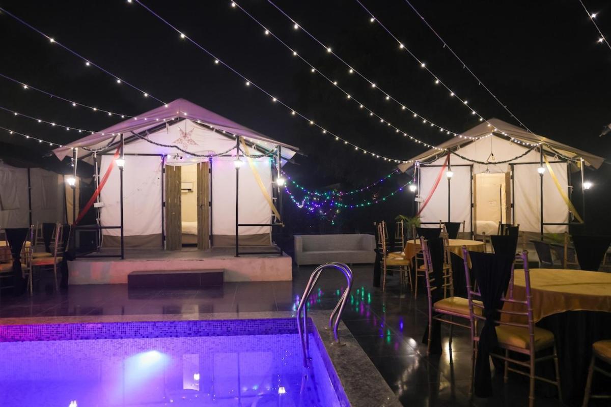 Luxury Farmhouse In Chhatarpur With Pool Neu-Delhi Exterior foto
